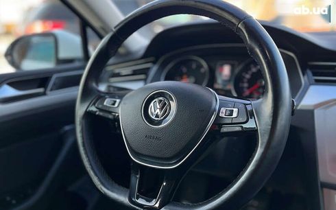 Volkswagen Passat 2017 - фото 18