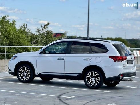 Mitsubishi Outlander 2015 - фото 16
