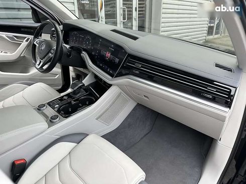 Volkswagen Touareg 2018 - фото 24