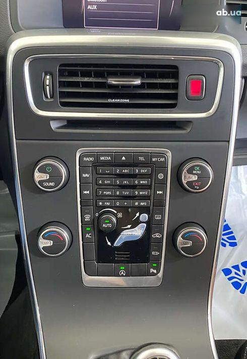 Volvo V60 2018 - фото 18