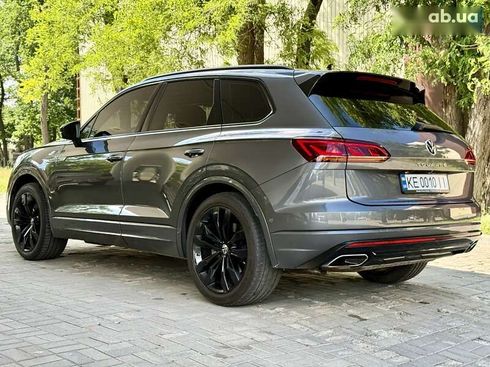 Volkswagen Touareg 2020 - фото 18