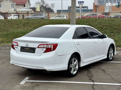 Toyota Camry 2014 - фото 13