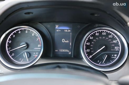 Toyota Camry 2019 - фото 17