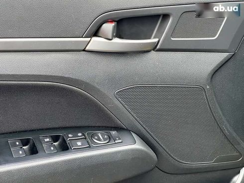 Hyundai Elantra 2018 - фото 25