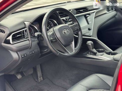 Toyota Camry 2018 - фото 15