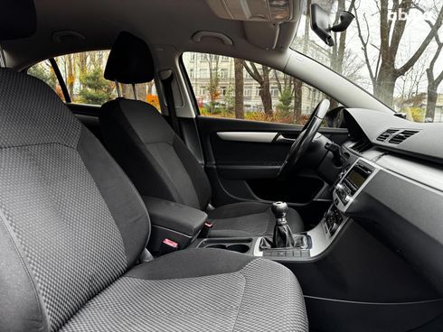 Volkswagen Passat 2011 серый - фото 30