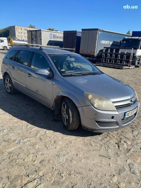 Opel Astra 2005 серебристый - фото 6