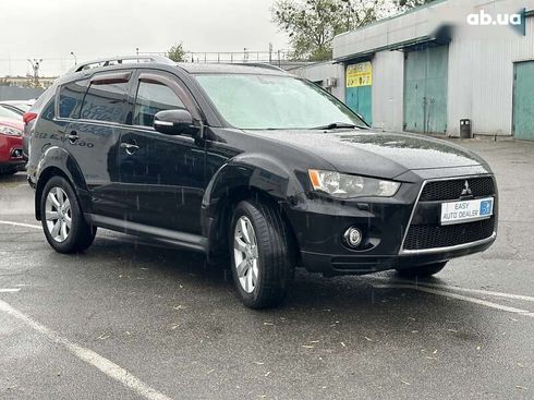 Mitsubishi Outlander 2010 - фото 3