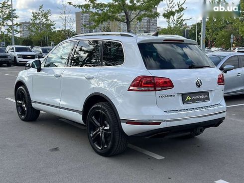 Volkswagen Touareg 2017 - фото 11