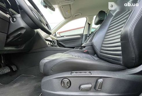 Volkswagen Passat 2019 - фото 23