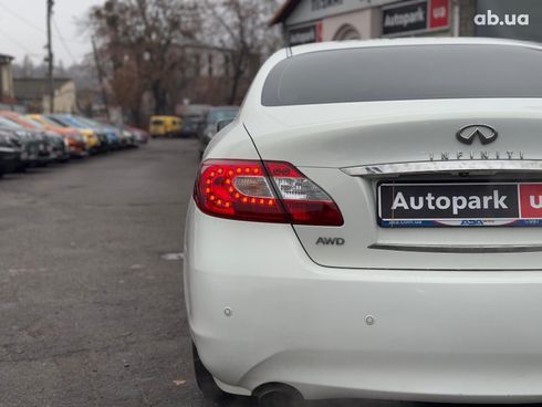 Infiniti Q70 2013 белый - фото 11