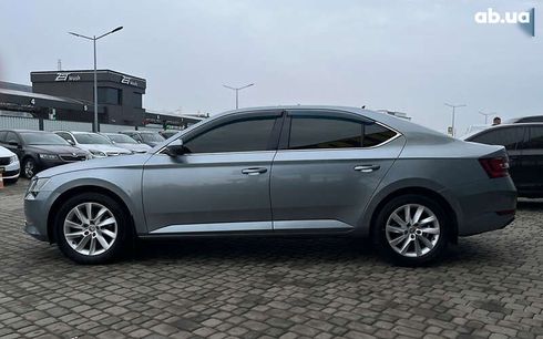 Skoda Superb 2018 - фото 4