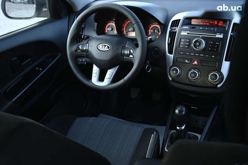 Kia Cee'd 2011 - фото 26