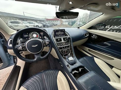 Aston Martin DB11 2016 - фото 11