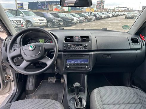 Skoda Fabia 2010 серый - фото 66