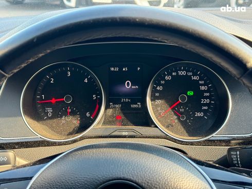 Volkswagen Passat 2017 черный - фото 30