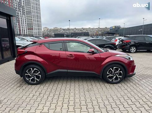 Toyota C-HR 2019 - фото 8