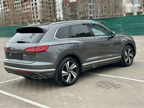 Volkswagen Touareg 2022 - фото 17