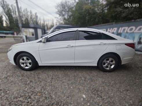 Hyundai Sonata 2016 белый - фото 5