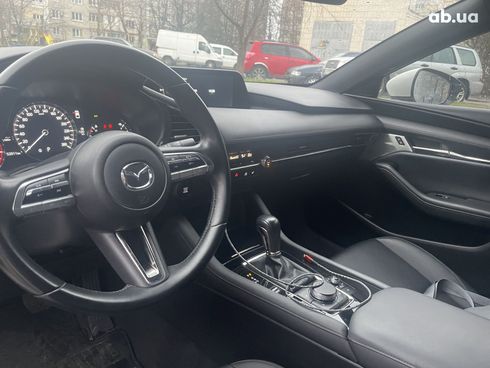 Mazda 3 2019 белый - фото 17