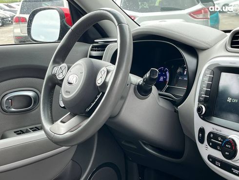 Kia Soul EV 2015 черный - фото 14