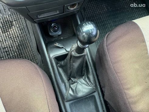 Chevrolet Aveo 2006 белый - фото 50