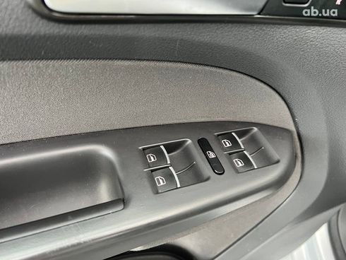 Volkswagen Touran 2012 серый - фото 15