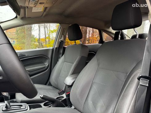 Ford Fiesta 2017 серый - фото 14