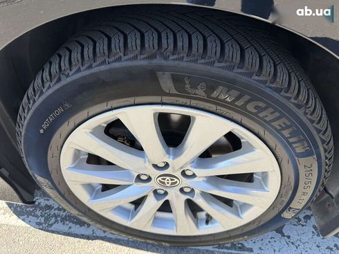 Toyota Camry 2020 - фото 11