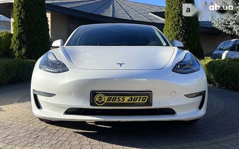 Tesla Model 3 2021 - фото 2