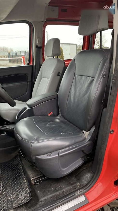 Renault Kangoo 2019 - фото 25