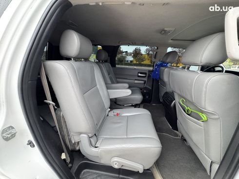 Toyota Sequoia 2011 белый - фото 4