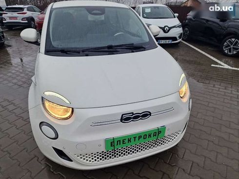 Fiat 500E 2023 - фото 10