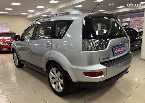 Mitsubishi Outlander XL 2010 серый - фото 4