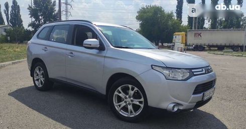 Mitsubishi Outlander 2013 - фото 2