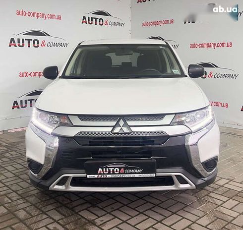 Mitsubishi Outlander 2020 - фото 2