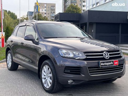 Volkswagen Touareg 2012 серый - фото 11