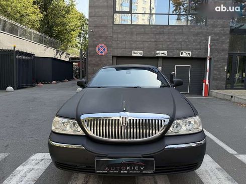 Lincoln Town Car 2003 - фото 3