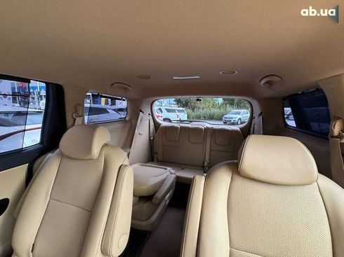 Kia Carnival 2018 - фото 24