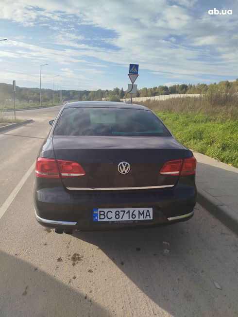 Volkswagen Passat 2011 коричневый - фото 9