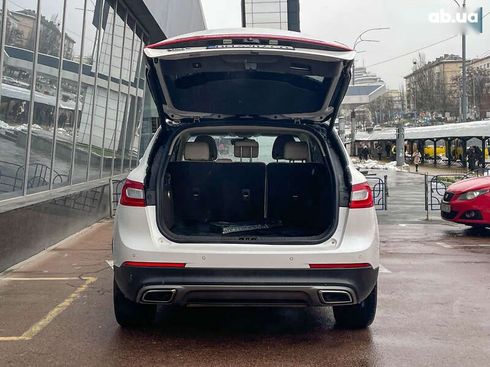 Lincoln MKX 2017 - фото 26