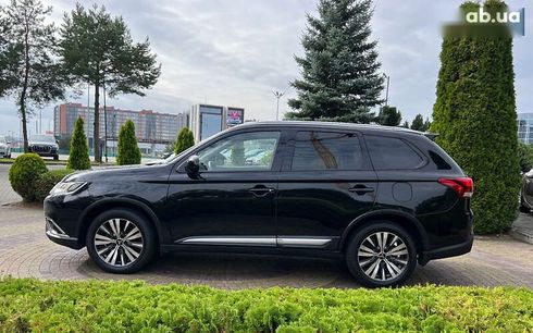 Mitsubishi Outlander 2019 - фото 8