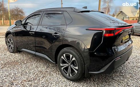 Toyota bZ 2022 - фото 5