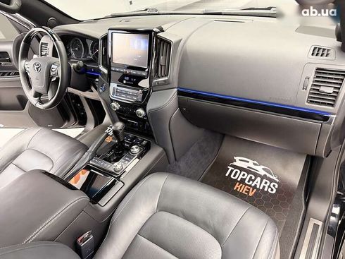 Toyota Land Cruiser 2018 - фото 28