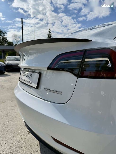 Tesla Model 3 2022 - фото 16