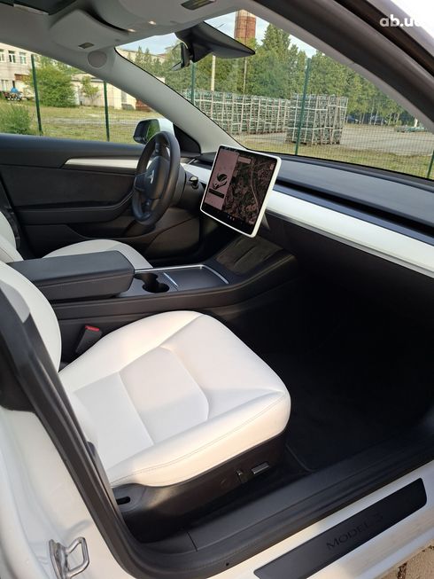 Tesla Model 3 2021 белый - фото 9