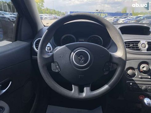 Renault Clio 2012 - фото 16