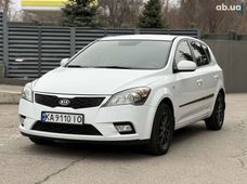 Продаж вживаних Kia Cee'd 2010 року в Дніпрі - купити на Автобазарі