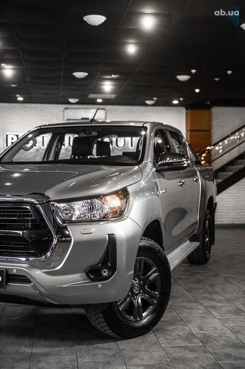 Toyota Hilux 2022 - фото 14