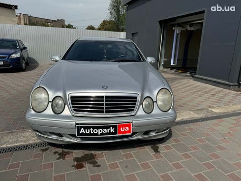 Mercedes-Benz CLK-Класс 2000 серый - фото 8